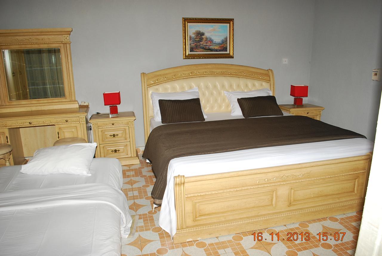 Hotel Vivi Palace Matadi Exterior foto