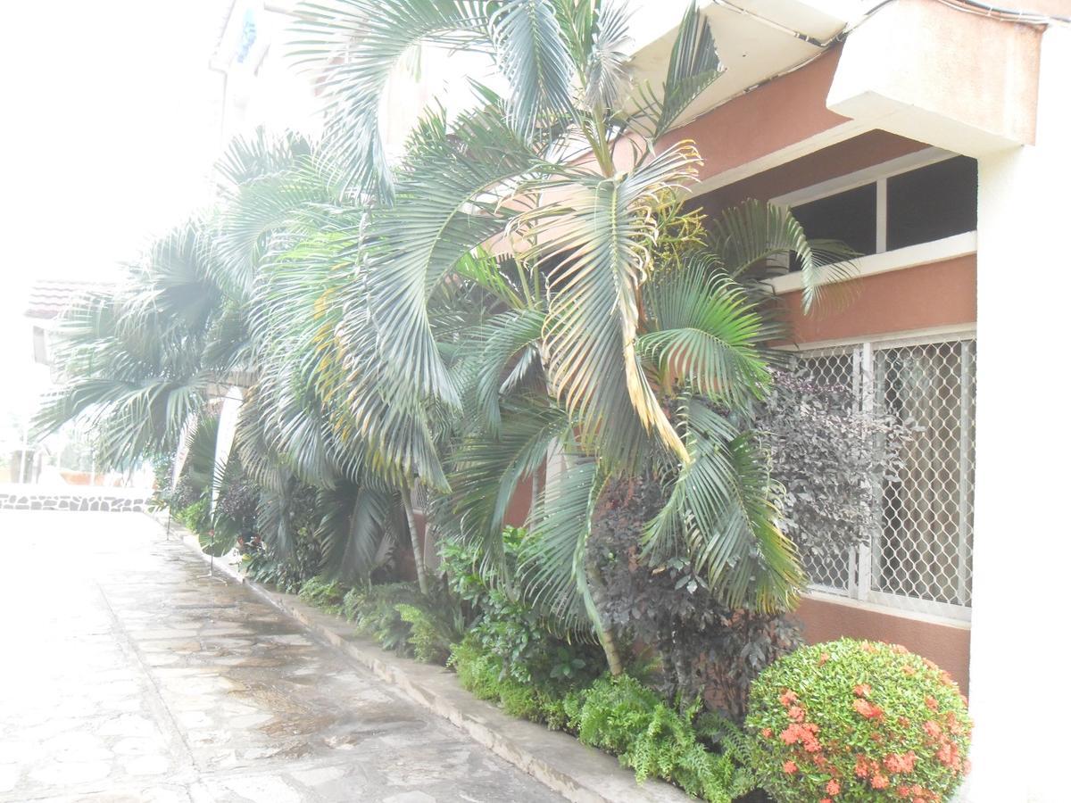 Hotel Vivi Palace Matadi Exterior foto